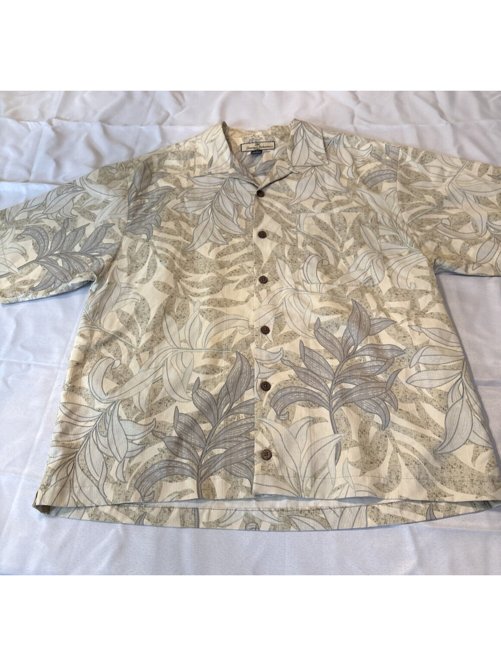 Tommy Bahama Mens Medium 100% Silk Tropical Leaf Print Camp Shirt Cream Grey